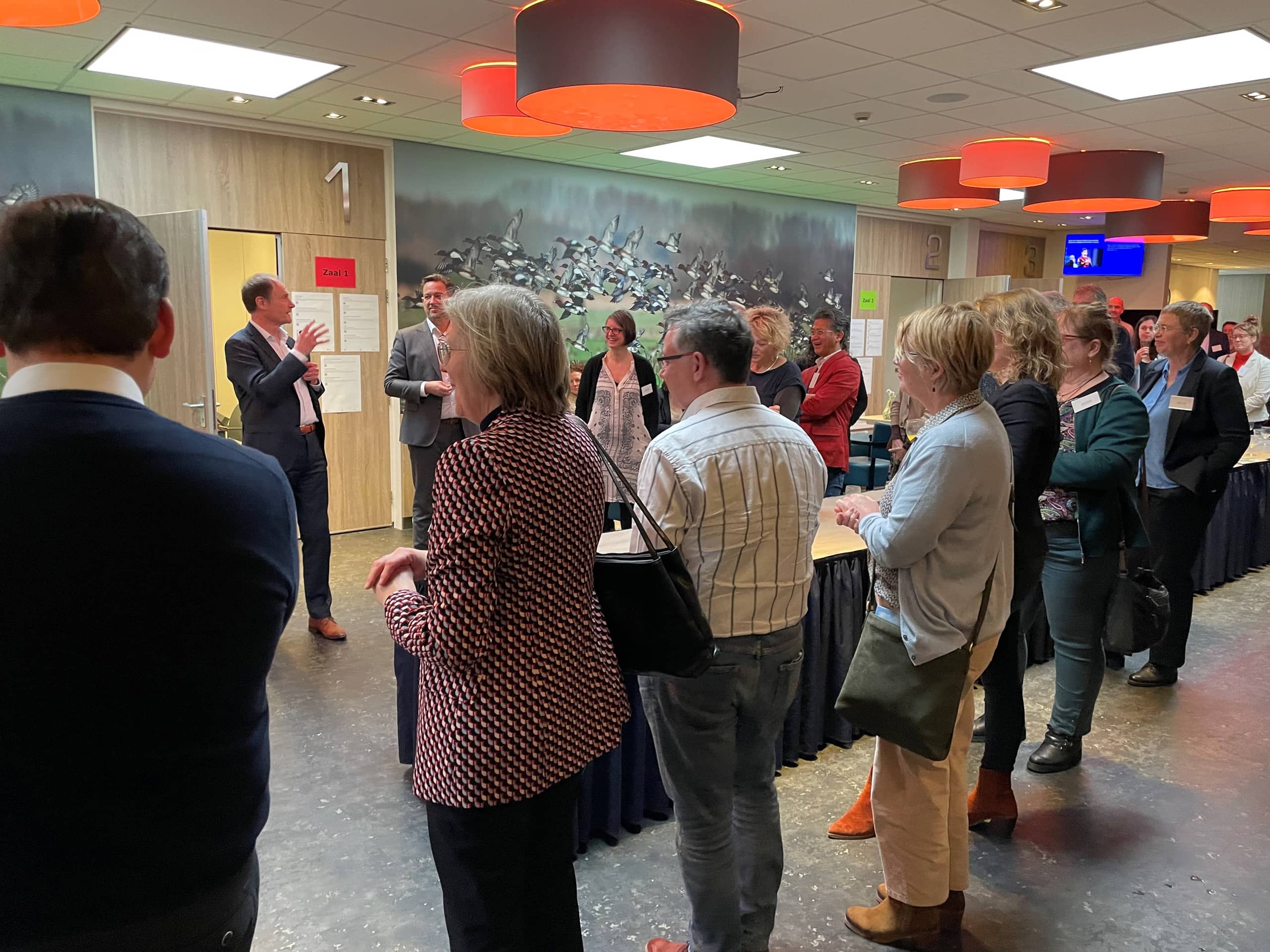 Henk Reinen tijdens slotwoord bijeenkomst